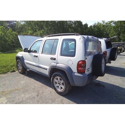 2005 Jeep Liberty Axle Assembly, Rear - ~426566590