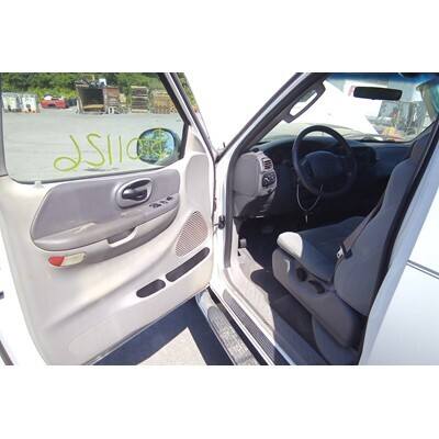 2000 Ford F-150 Series Pickup Axle Assembly, Rear - ~427619699