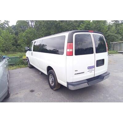 2017 Chevrolet Express 2500 Axle Assembly, Rear - ~432412072