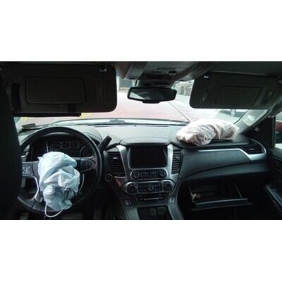 2015 Chevrolet Suburban 1500 Series Axle Assembly, Rear - ~397160822