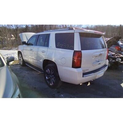 2015 Chevrolet Suburban 1500 Series Axle Assembly, Rear - ~411068702