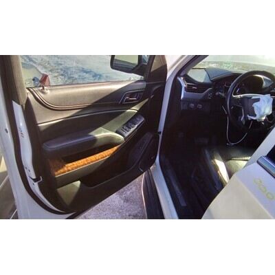 2015 Chevrolet Suburban 1500 Series Axle Assembly, Rear - ~411068702