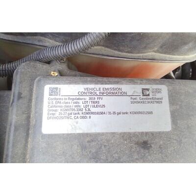 2015 Chevrolet Suburban 1500 Series Axle Assembly, Rear - ~416095094