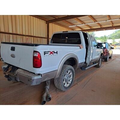 2011 Ford F-250 Super Duty Pickup Axle Assy, Front (4WD) - ~434948548