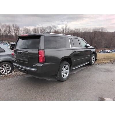 2015 Chevrolet Suburban 1500 Series Axle Assembly, Rear - ~416203616