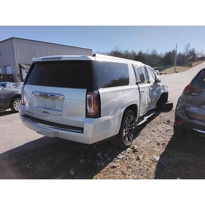 2015 Cadillac Escalade Axle Assembly, Rear - ~417178619